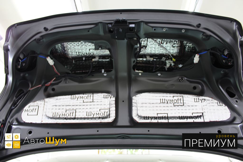 Виброизоляция крышки багажника Тойоты камри Xv40